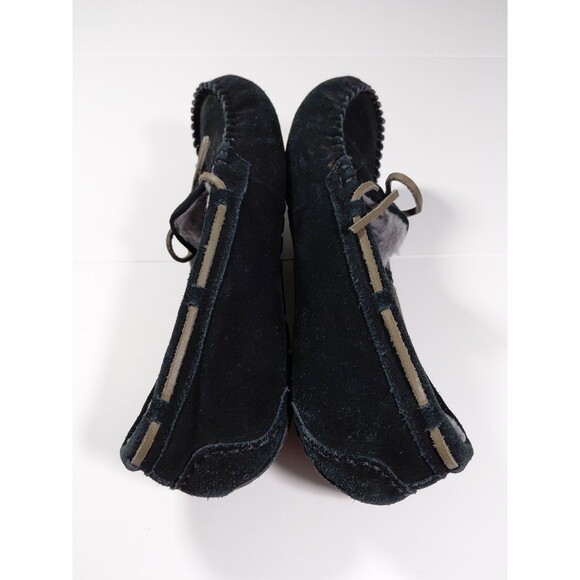 UGG Women's Slipper Moccasin Style Black Suede Sz 8 Indoor Outdoor Rubber Soles - Picture 12 of 13